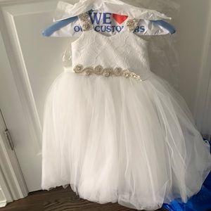 Size 1 itty bitty toes flower girl dress, really size 12-18 months. Worn once